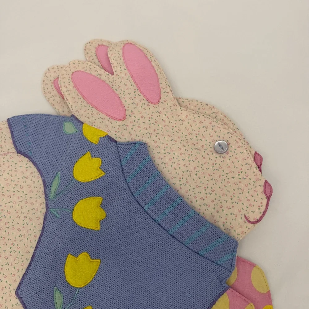 Bunny Rabbit Placemats Floral Tulip Easter Decor Set of 2‎ Sweater Button Eye